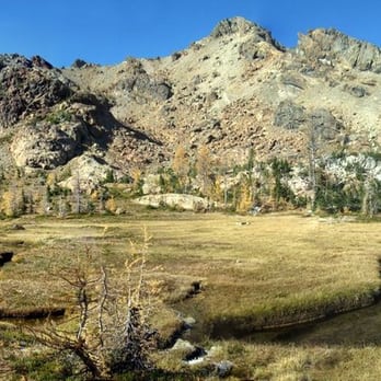 Ingalls Lake - meadows in Headlight Basin - Hiking Near Me
