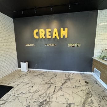 Cream - Inside - Ice Cream & Frozen Yogurt Near Me - Fresno, California