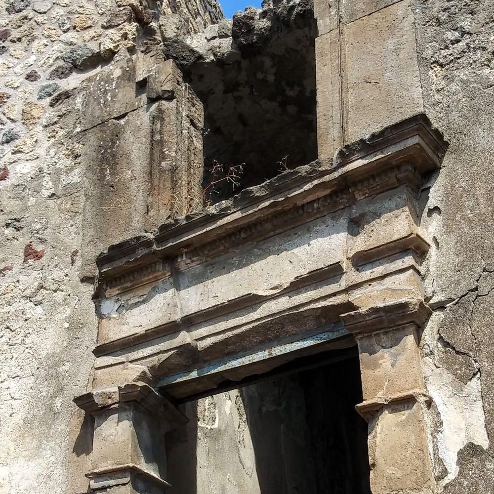 Scavi di Pompei - Before there was crown molding - Museums Near Me - Pompei, NA