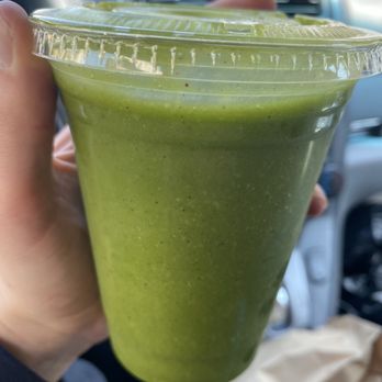 Refresh Juice Bar - Kiwi Wonders Smoothie + Spinach - Juice Bars & Smoothies Near Me - Brooklyn, New York