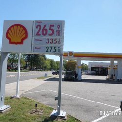 Shell - Fuel up at Shell located at 1301 Jamestown Road Williamsburg, VA and stop inside for good food.