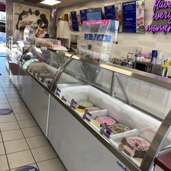 Baskin-Robbins - Inside