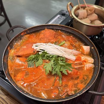 T-Fish - Spicy crab stew - Sushi Bars Near Me - Los Angeles, California T-Fish - Spicy crab stew - Sushi Bars Near Me - Los Angeles, California