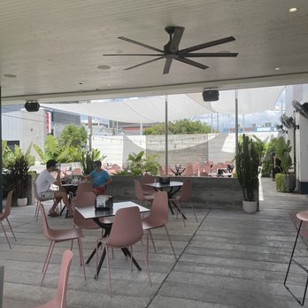 Vals - Patio - Seafood Near Me - New Orleans, Louisiana Vals - Patio - Seafood Near Me - New Orleans, Louisiana