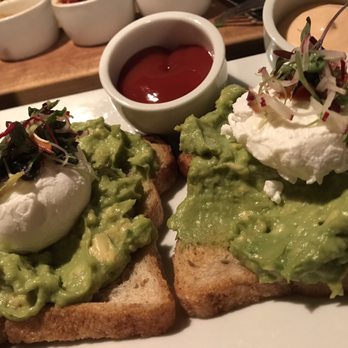 Foto de Dutch Freds - New York, NY, Estados Unidos. Avocado toast!