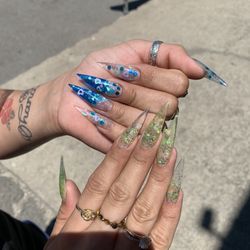 The Nailvholic - Been going to her for a year now for stilleto nails because of this set when i was her nail model