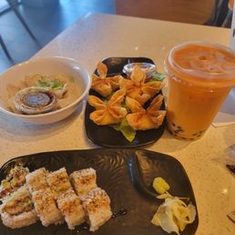 Mex Roll, steamed dumplings, krab rangoon and the Coconut Thai Tea.