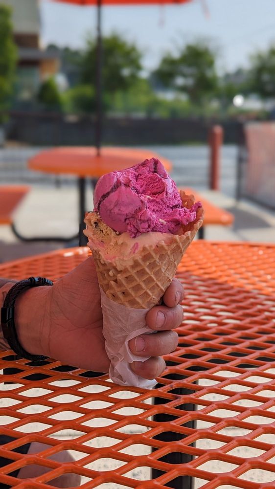 BASKINROBBINS Updated August 2024 12 Photos & 12 Reviews 2561