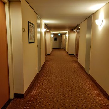 Crowne Plaza Amsterdam Schiphol - Hallway at Crowne Plaza Amsterdam - Schiphol Airport - Hotels Near Me - Amsterdam, New Hampshire