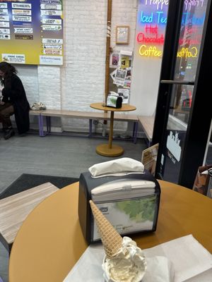 Emack & Bolio's by null