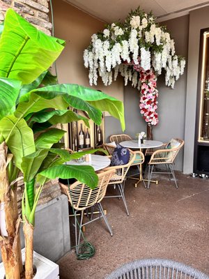 VIENNA CAFE & BISTRO by null