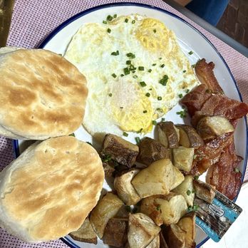 240 Rose Cafe - 2eggs, 2 bacon, home fries, and biscuits - Breakfast & Brunch Near Me - Winter Park, Florida