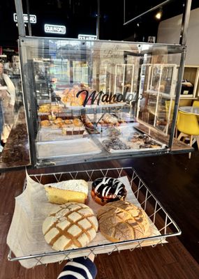 Manolo's Bakery by null