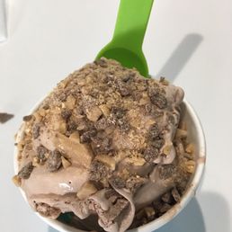 Regular size, Chocolate with Heath. A good size portion.