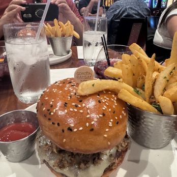Gordon Ramsay Burger Las Vegas - Wellington burguer - Burgers Near Me - Las Vegas, Nevada