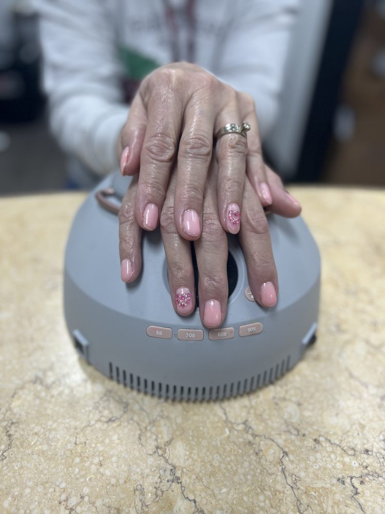 HAIRCUTSNSUCH BY CHAS Updated August 2024 22 Photos 1830 S Main