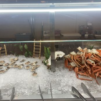 Sea & Sky Feast Buffet - Raw clams and snow crab legs - Buffets Near Me - Flushing, New York Sea & Sky Feast Buffet - Raw clams and snow crab legs - Buffets Near Me - Flushing, New York
