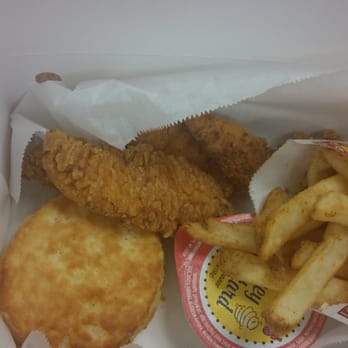 Bojangles - Very small amount of fries with the combo. - Chicken Shop Near Me - Wilmington, North Carolina