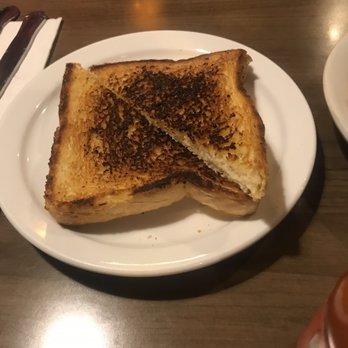 Alton's - Garlic toast comes with salad - basically white toast - Diners Near Me - Buffalo, New York
