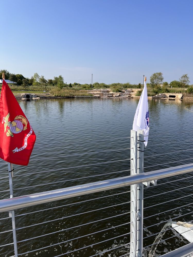 Heroes Memorial Park Logo