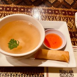 Si-Am Thai - Soup and egg roll
