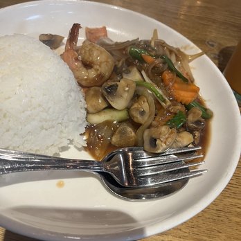 The Noodle Thai Restaurant - Garlic Shrimp - Noodles Near Me - Berkeley, California The Noodle Thai Restaurant - Garlic Shrimp - Noodles Near Me - Berkeley, California