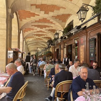 Ma Bourgogne - Exterior of  MB - French Near Me - Paris, 75