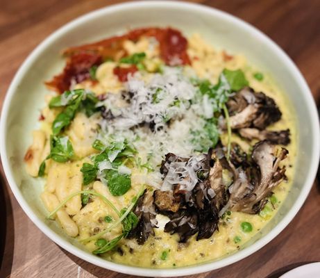 Saint & Second by null