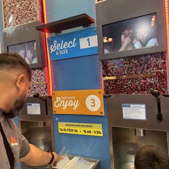Hershey’s Chocolate World - Chocolatiers & Shops Near Me - Las Vegas, Nevada