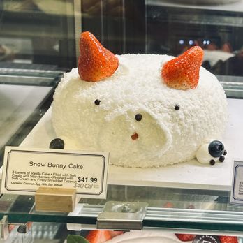 Paris Baguette - Adorable Snow Bunny Cake. - Bakeries Near Me - Honolulu, Hawaii Paris Baguette - Adorable Snow Bunny Cake. - Bakeries Near Me - Honolulu, Hawaii