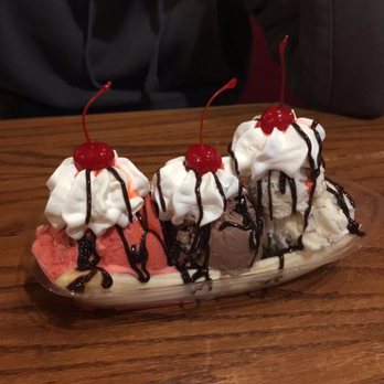 The Pie Kitchen - Banana split - Desserts Near Me - Louisville, Kentucky The Pie Kitchen - Banana split - Desserts Near Me - Louisville, Kentucky