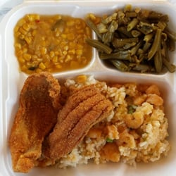 Nunu's Fresh Market - Youngsville - A great lunch!!  Shrimp etoufee, fried fish, corn, and green beans.