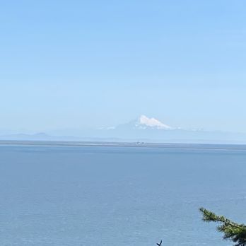 Dungeness National Wildlife Refuge - Mt Baker looming over the lighthouse! - Parks Near Me - Sequim, Washington Dungeness National Wildlife Refuge - Mt Baker looming over the lighthouse! - Parks Near Me - Sequim, Washington