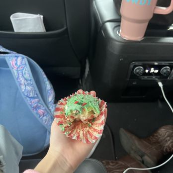 Pineapple Post - Cupcake - Home & Garden Near Me - Tifton, Georgia