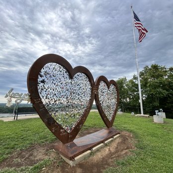 Lover's Leap - The Hearts - Parks Near Me - Hannibal, Missouri Lover's Leap - The Hearts - Parks Near Me - Hannibal, Missouri