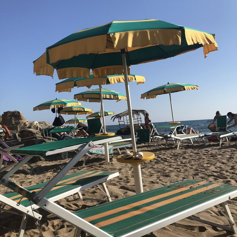 Albergo Lido Garda - Beach view chair and umbrella rental - Hotels Near Me - Anzio, RM