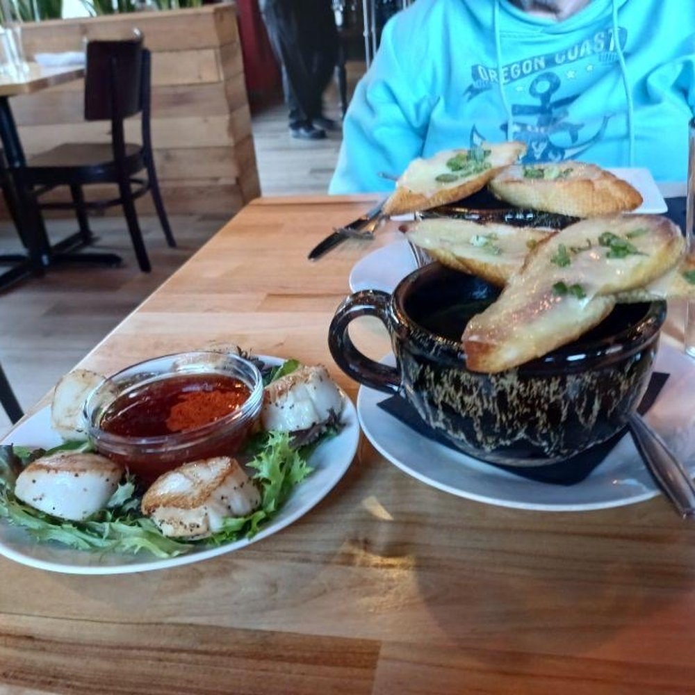 Oshen's Chophouse - Wine Bars Near Me - Gleneden Beach, Oregon