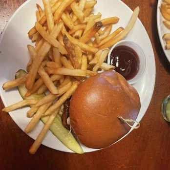 Three Dollar Deweys - Jackfruit and portobello barbecue sandwich - American Near Me - Portland, Maine