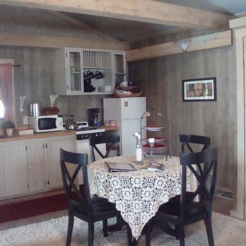 McKenzie House Bed and Breakfast - Kitchen and dining area of Courtney's room - Bed & Breakfast Near Me - Middlebury, Indiana McKenzie House Bed and Breakfast - Kitchen and dining area of Courtney's room - Bed & Breakfast Near Me - Middlebury, Indiana