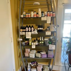 The Green House Apothecary - Natural soaps, herbs, vitamins, minerals, natural hair oils and body supplies