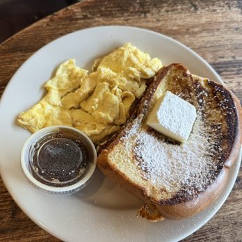 la Madeleine - French Toast Breakfast - Cafes Near Me - Alexandria, Virginia