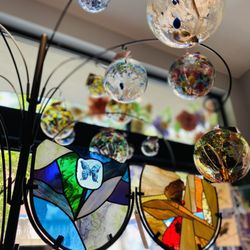 Art Cloth & Craft - Artisan Glass Garden stakes & Kitras Orbs