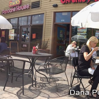 Stacks Pancake House - Outside patio seating (Beautiful day!... Well, it's SoCal.) - Breakfast & Brunch Near Me - Dana Point, California