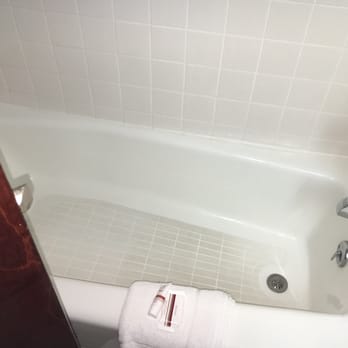 Red Roof Inn Morehead - Filthy bathtub - Hotels Near Me - Morehead, Kentucky Red Roof Inn Morehead - Filthy bathtub - Hotels Near Me - Morehead, Kentucky