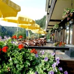 Restaurant Waldpension Rabeneck - Herrliche Sonnenterrasse mit frischem Hausgebäck - Cafe Rabeneck in Waischenfeld.