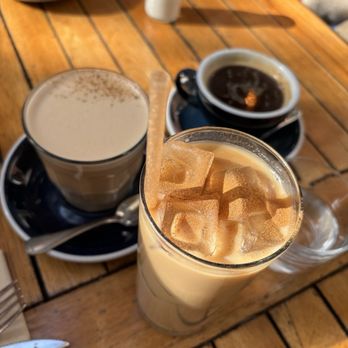Two Hands - Latte - Cocktail Bars Near Me - Austin, Texas