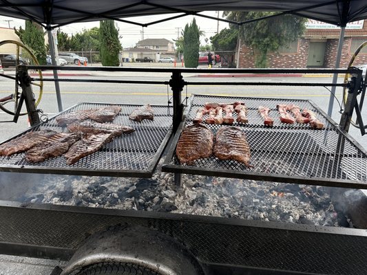 Don Pollon Food Truck Tacos, Bbq Ribs & Birria by null