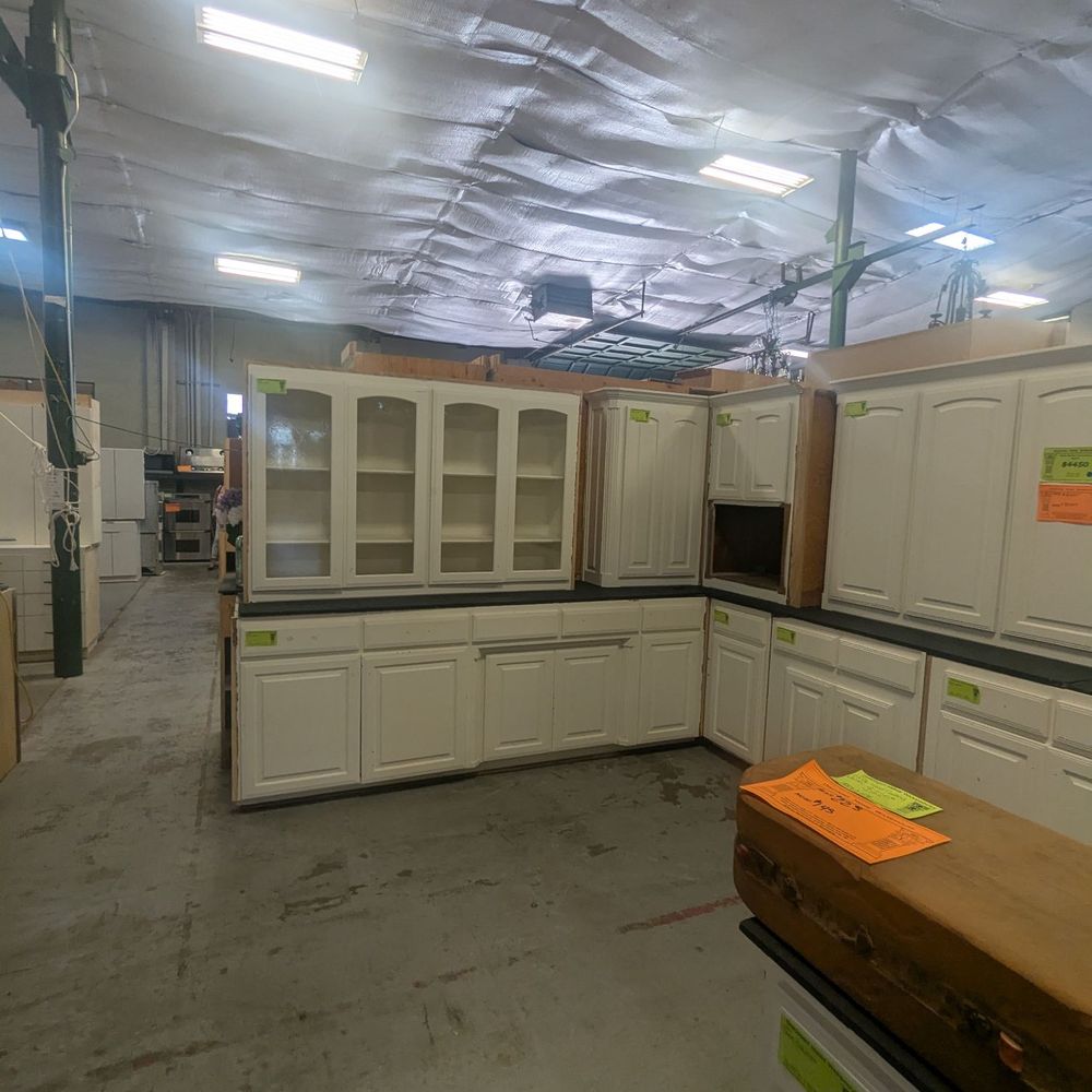 Discount Home Warehouse - Great selection of kitchen cabinets today - Door Sales/Installation Near Me - Dallas, Texas