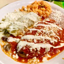 El Tenampa - Combo 2 (Chile Relleno, Enchilada Ranchero)