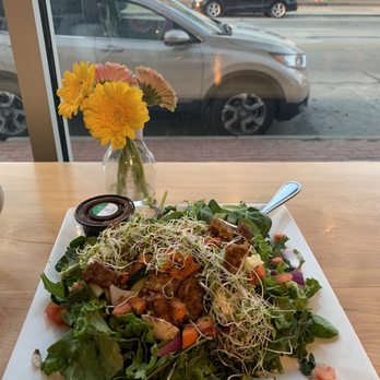 Nature's Oasis - Veri veggi salad with tempeh & balsamic dressing.. so yum! - Cafes Near Me - Lakewood, Ohio Nature's Oasis - Veri veggi salad with tempeh & balsamic dressing.. so yum! - Cafes Near Me - Lakewood, Ohio